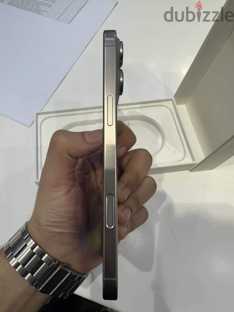 Apple - iPhone 16 Pro Max 4