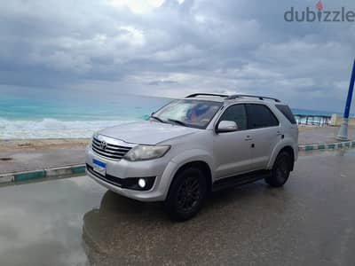 للبيع تويوتا فورتشنر 2013 حالة مميزة جدًا  Toyota Fortuner