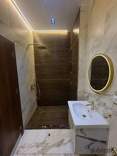 Apartment for rent in West Sumid, first occupation, with a lift, elegant stone villa