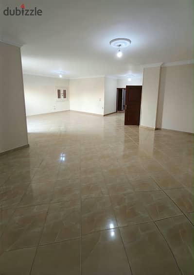 Apartment for rent at elbnafseg villas new cairo. Super lux with kitchen. Prime location near to all facilities