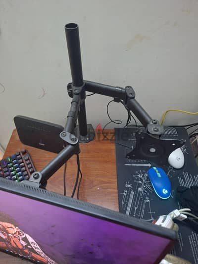 حامل شاشة  او monitor arms