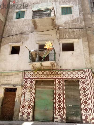 عقار قديم للبيع محرم بك خالي من السكان