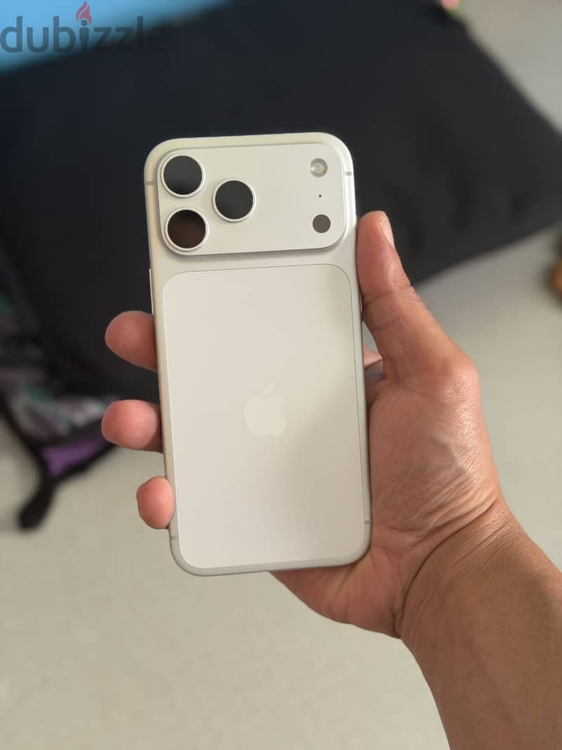 iPhone 17 Pro Max – 256GB | Silver  3