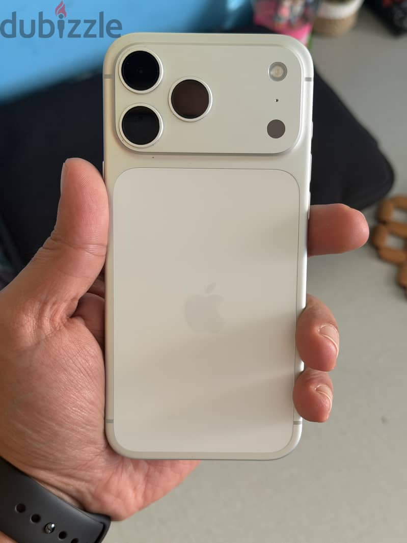 iPhone 17 Pro Max – 256GB | Silver  7