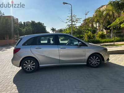 Mercedes-Benz B200 2013