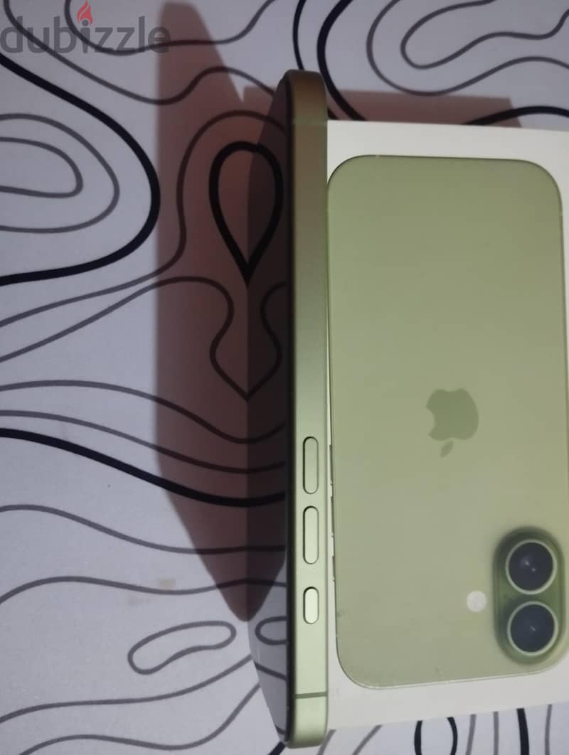 Apple - iPhone 17 4