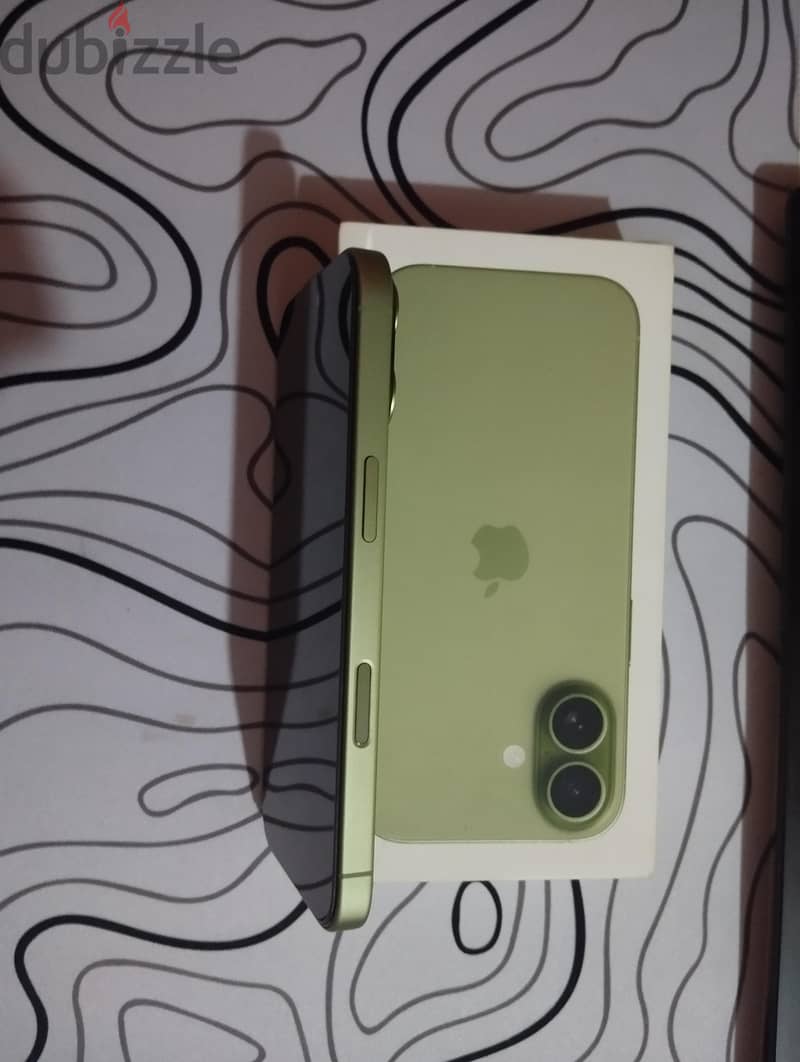 Apple - iPhone 17 5