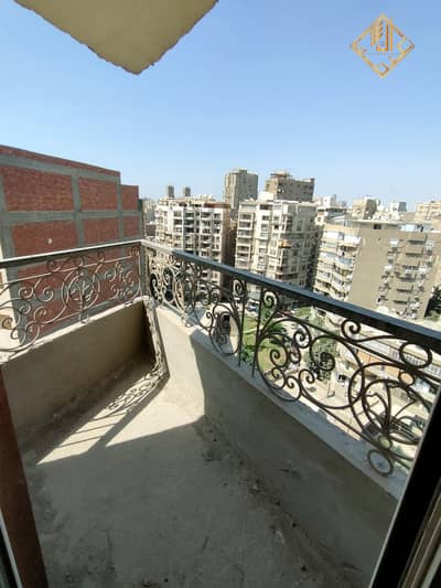 شقة للبيع بالدقي 230م نصف تشطيب تفرعات مصدق ومحيي الدين أبو العز