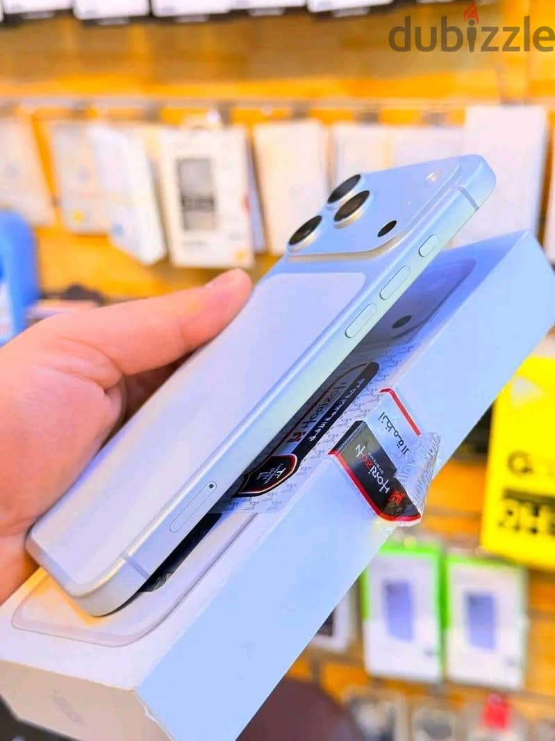 Apple - iPhone 17 Pro Max 1