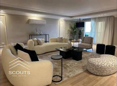 بسعر لقطه سكن + استثماراستلم فوري واجر شقه للبيع في كمبوند فالوري شيراتون متشطبه Ultra Modern فيو علي حمام سباحه بالقرب من ستودا وتاج سيتي ومدينه نصر