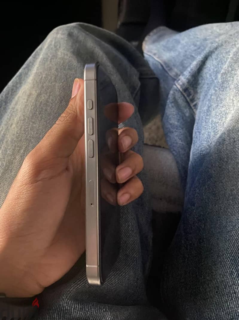 Apple - iPhone 15 Pro 2