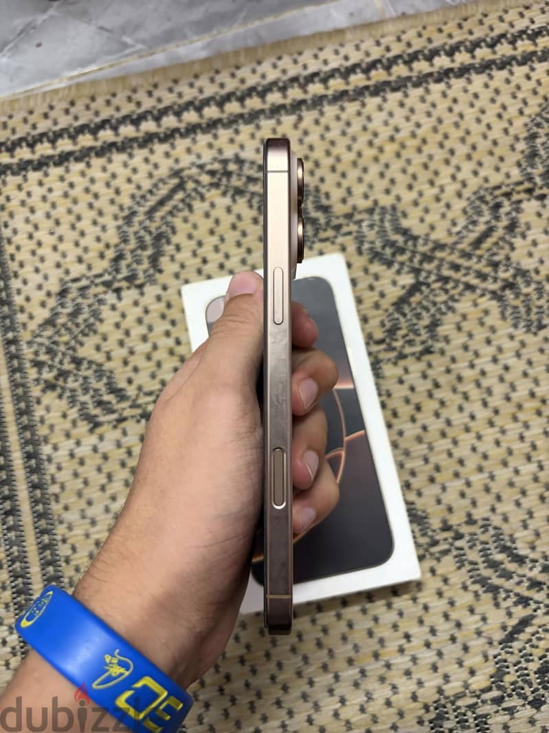 iPhone 16 Pro Max 1