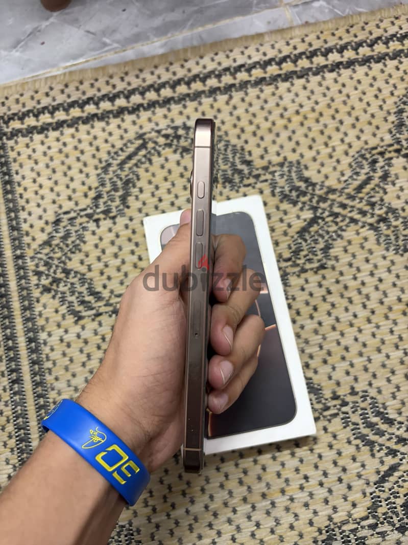 iPhone 16 Pro Max 2