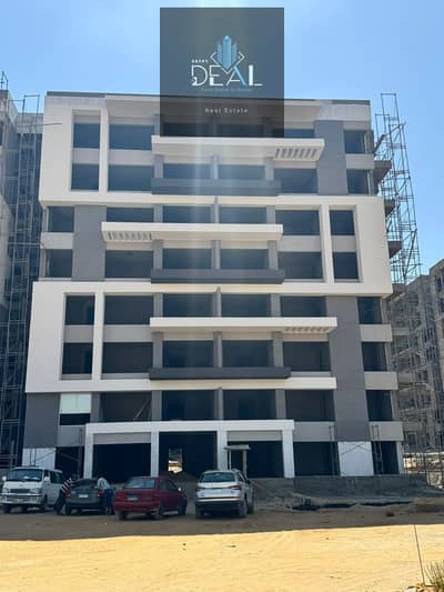  With only 10% down payment, own your apartment in a fully integrated sports compound, get immediate delivery, and pay over 10 years!