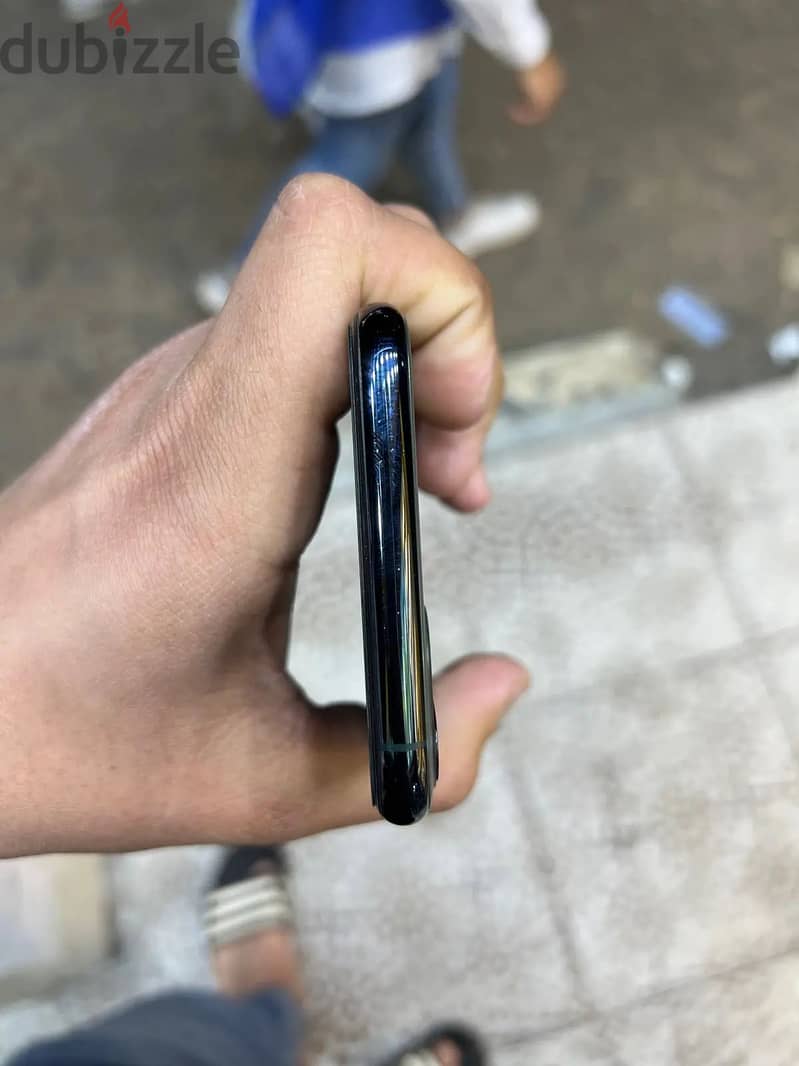 Apple - iPhone 11 Pro Max 2