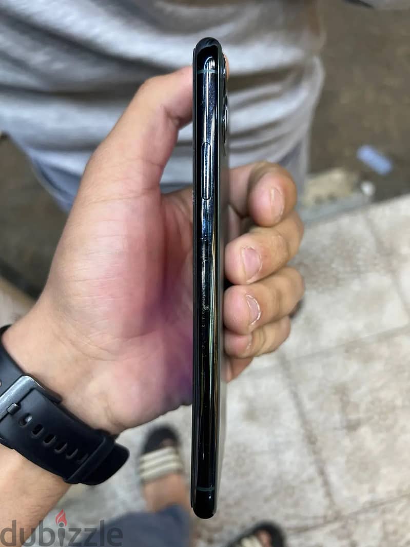Apple - iPhone 11 Pro Max 3