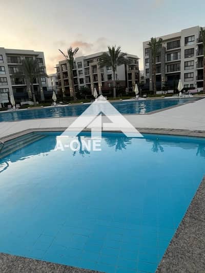 شاليه للبيع بخطوات من حمام السباحة وفيو مفتوح بسعر مميز اقل من الماركيت في مارينا ريزيدنس 2 مراسي الساحل الشمالي سيدي عبد الرحمن بالقرب من العالمين
