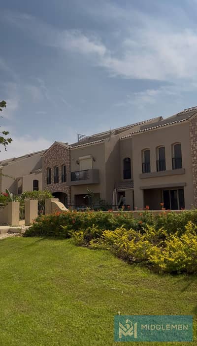 Townhouse Middle 270m 4bd Prime Location Ready to Move in Green Square