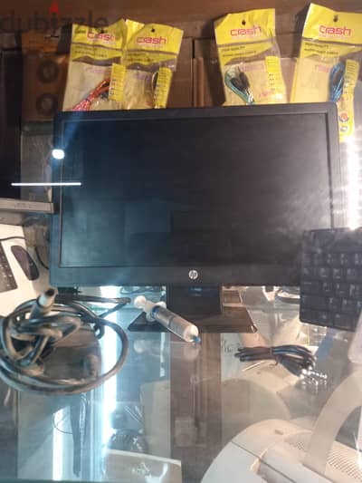 شاشة 19 بوصه hp