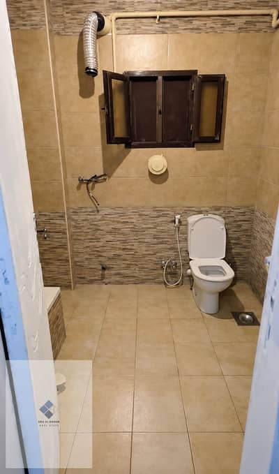 Apartment for sale in Nasr City, Africa Street, with an area of 150 square meters and full finishes, 3 bedrooms and 2 bathrooms, for a price of 4,028,000 EGP, a unique opportunity for family living and investment.