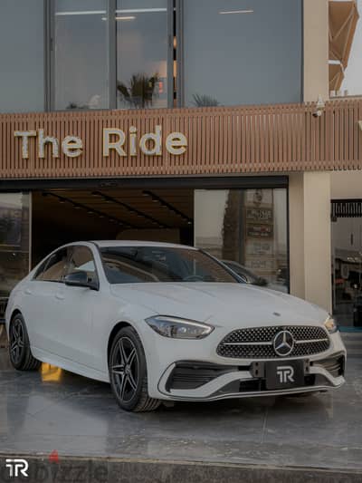 Mercedes-Benz C200 2025