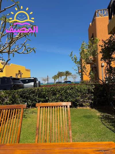 شاليه فاخر للإيجار غرفتين نوم صف أول على البحر بحديقة خاصة وحمام سباحة ساخن في ماونتن فيو 2 العين السخنة