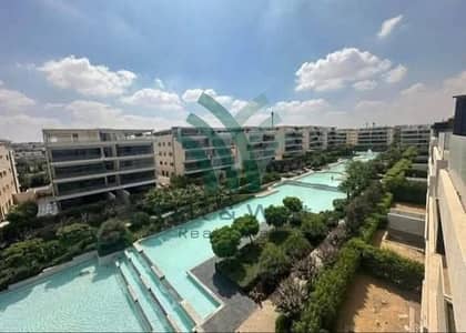 بنتهاوس بحمام سباحة للايجار اول سكن متشطب بالكامل في  ليك فيو -Lake view new Cairo يطل على البحيرات موقع مميز داخل الكومبوند  فى القاهرة الجديدة -لقطة
