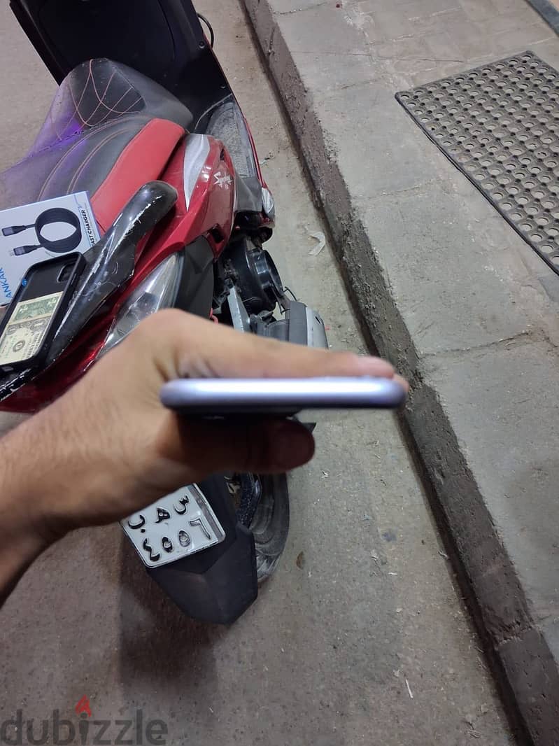 Apple - iPhone 11 1