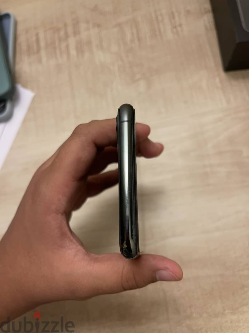 Apple - iPhone 11 Pro Max 3