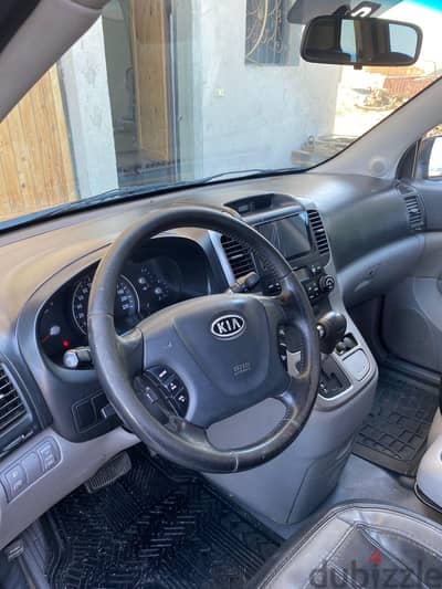 Kia Carnival 2011
