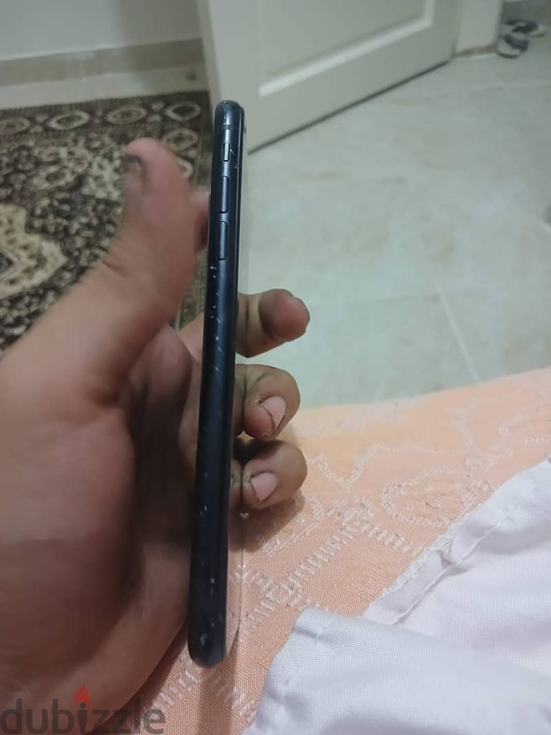 Apple - iPhone XR 1