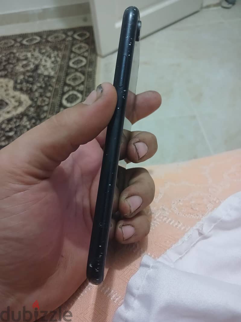 Apple - iPhone XR 4