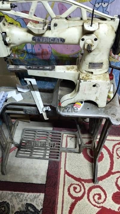 مكينة خياطه أحذية و شنط