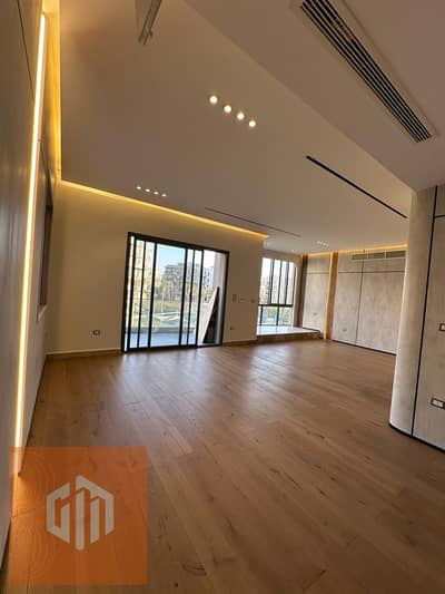شقة للإيجار نص مفروشة بالدور الثاني في في ريزيدنس فيليت سوديك V Residence Villette SODIC القاهرة الجديدة مساحة 232 متر 3 غرف نوم منهم ماستر