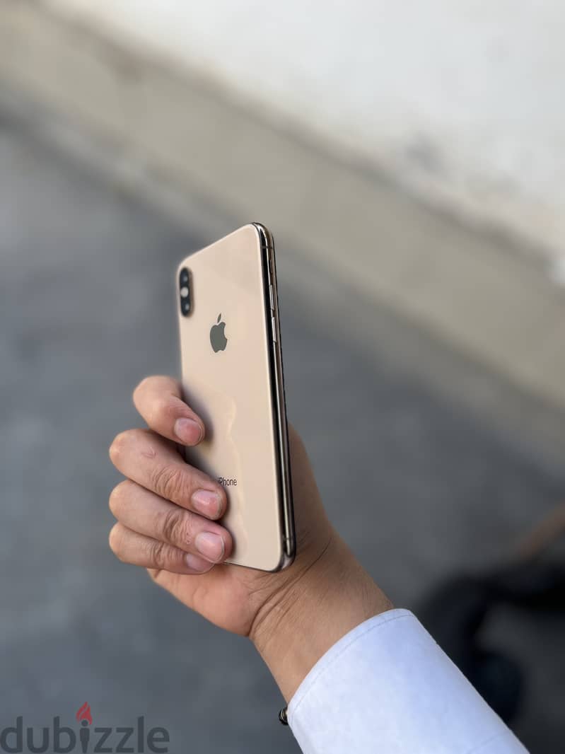 iPhone xs 1