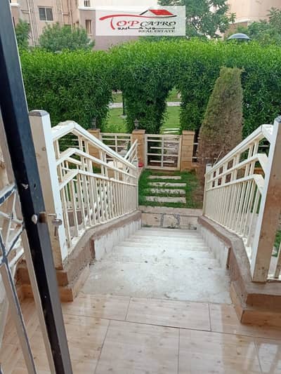 A furnished apartment for rent in Madinaty in B7 with a very distinguished location from services, ground floor with a garden