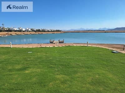 with adirect large open lagoon view and ready To move APT in the most attractive areas in el gouna