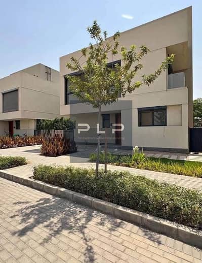 فيلا مستقلة مفروشة بالكامل بفيو مباشر على اللاندسكيب للإيجار في البروج Al Burouj