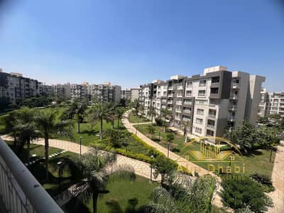 شقة للبيع 200 م بمدينتى B12 النموذج الاكثر طالبا دقايق للخدمات والمركز الطبى وبيت الجملة خطوات لــ Craft Zone , East Hub
