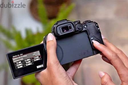 Canon EOS R10 Mirrorless Camera with 18-45mm Lens
