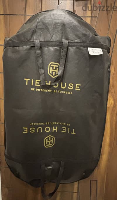 بليزر جديد من Tie House