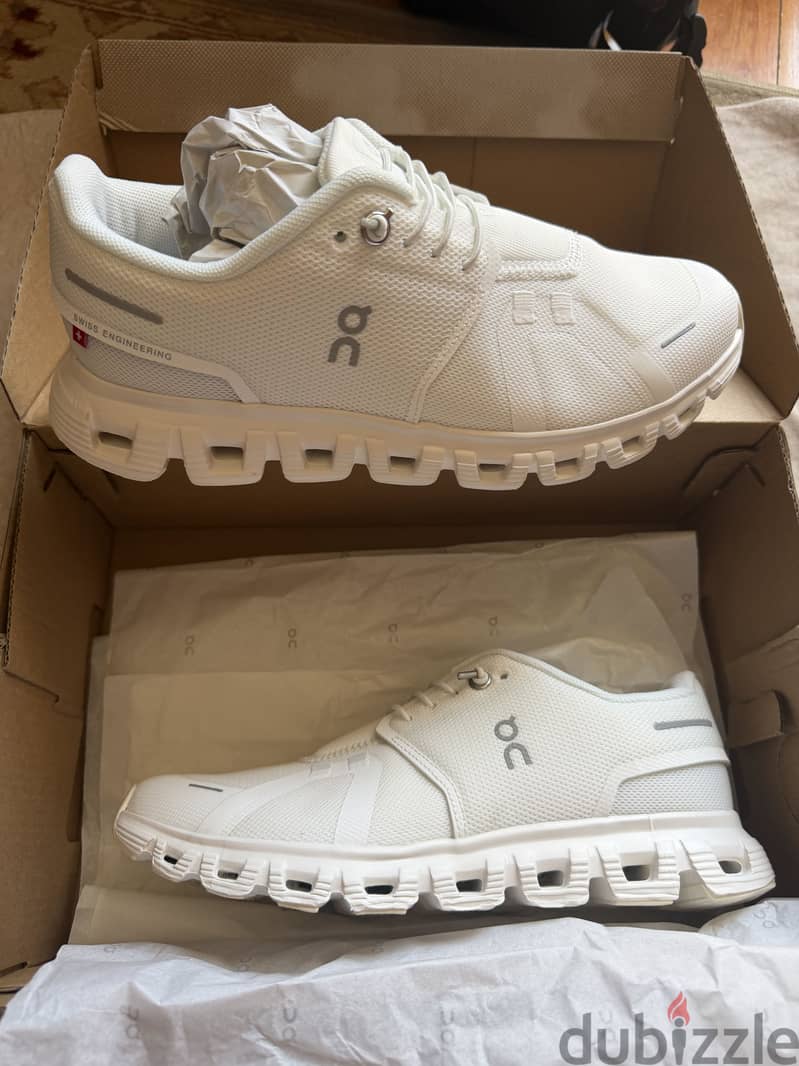 ON Clouds White 1