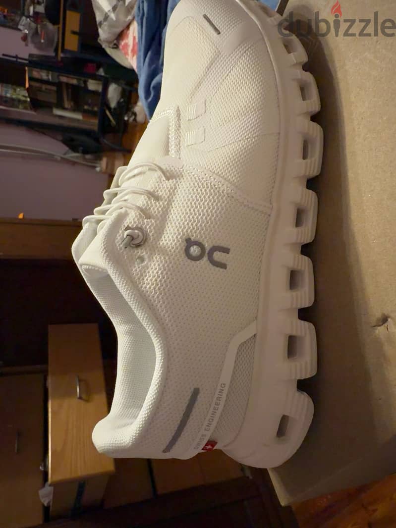 ON Clouds White 5