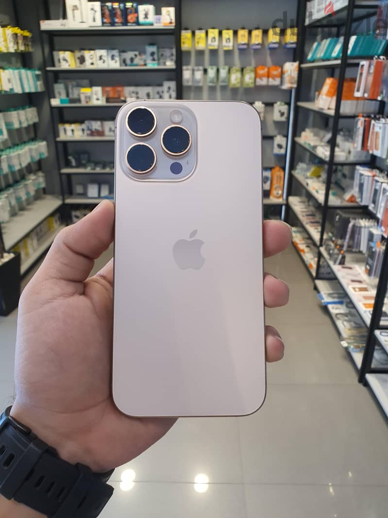 Apple - iPhone 16 Pro Max 1