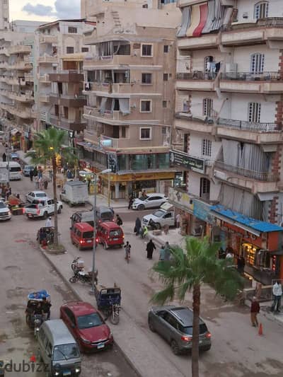 شقه في اسكندرية شاطئ النخيل علي الشارع الرئيسى بجوار الخدمات تصلح للسكن والاستثمار الجيد