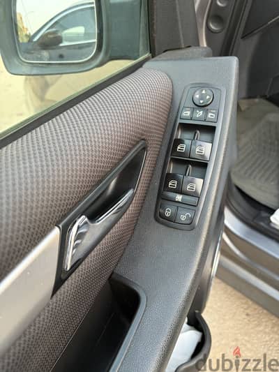 Mercedes-Benz B160 2010