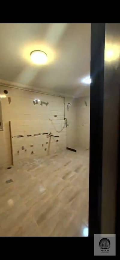 300 sqm apartment in Al-Narges 4 (Villas zone)
