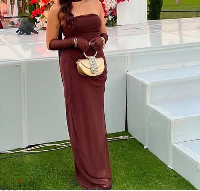Brown dress with gloves and scarf