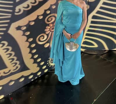 Off sholder blue dress