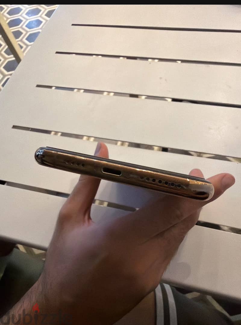 Apple - iPhone 11 Pro Max 2